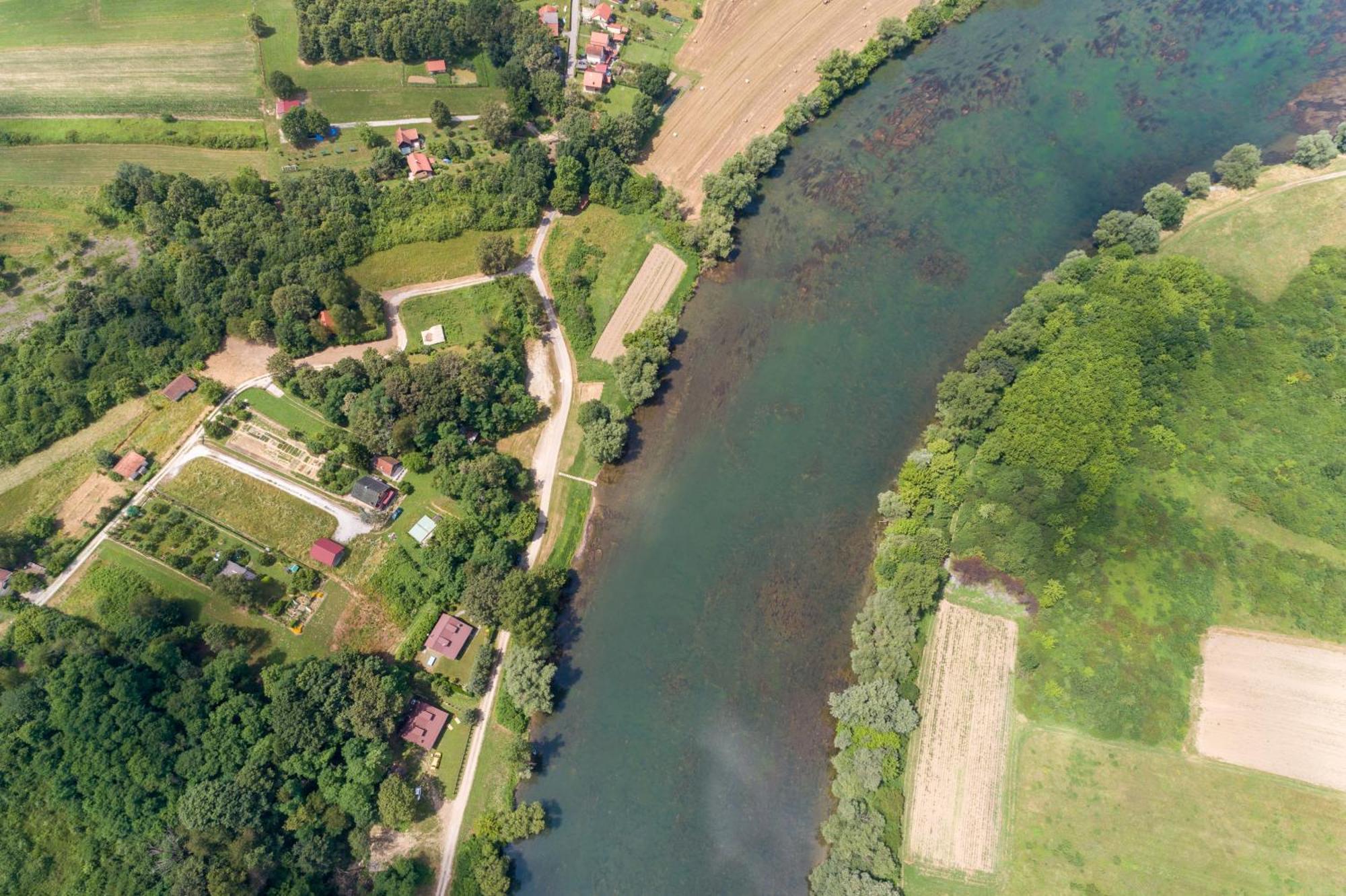 Zagreb, Kuca Za Odmor Swan River Holiday House Lasinja Esterno foto