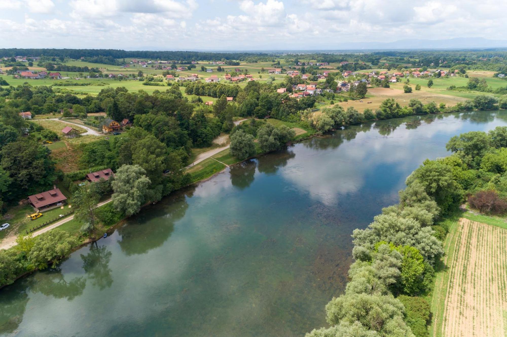 Zagreb, Kuca Za Odmor Swan River Holiday House Lasinja Esterno foto