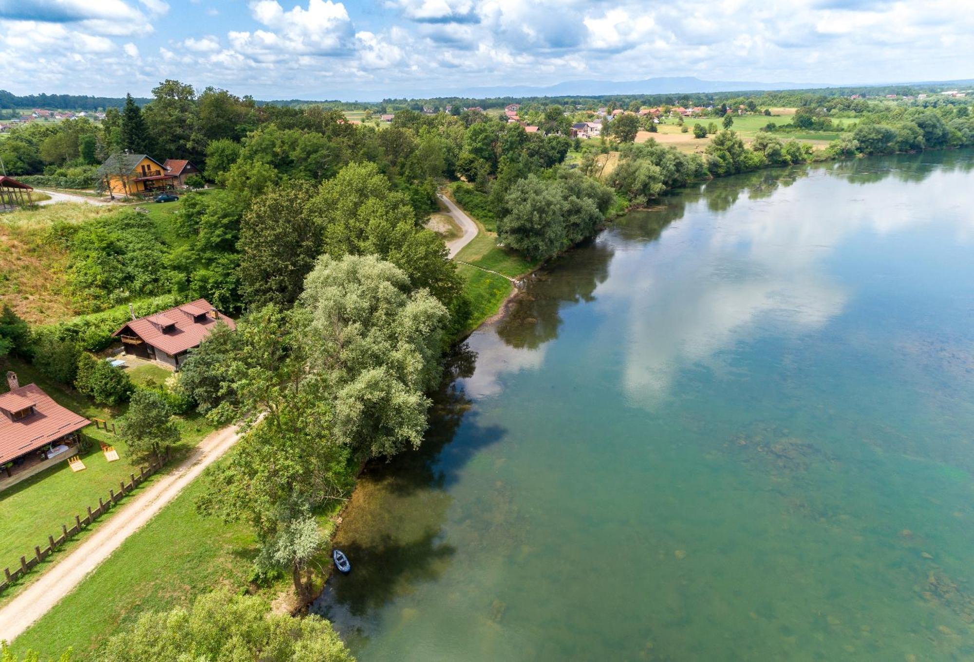 Zagreb, Kuca Za Odmor Swan River Holiday House Lasinja Esterno foto